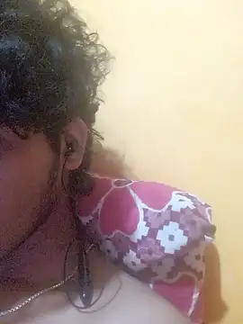 CosmicEmuu online show from February 26, 2026, 7:13 pm