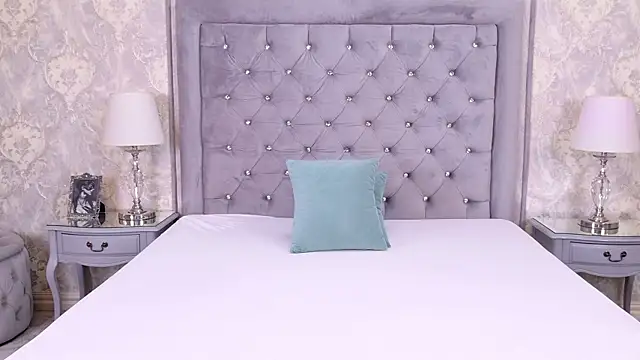 Snapshot of LexiRiley chatting on October 10, 2025, 5:28 am LexiRiley online show from October 10, 2025, 5:28 am