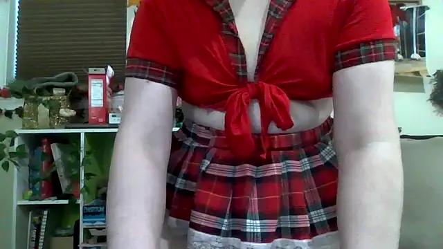 AverageRose online show from May 1, 2026, 9:08 pm