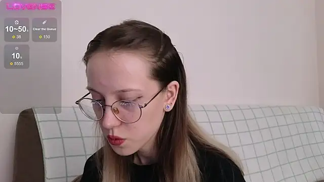 Snapshot of MaryBliss chatting on December 15, 2025, 12:26 am MaryBliss online show from December 15, 2025, 12:26 am