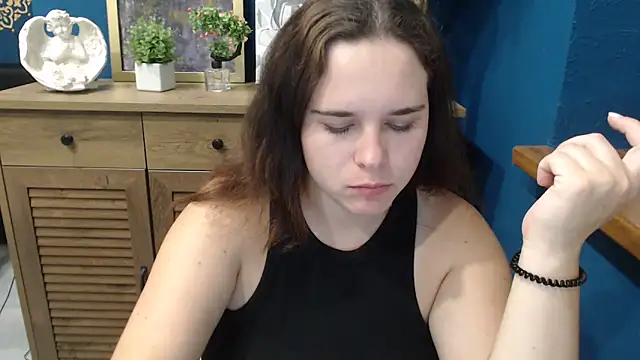 Snapshot of mini_girly chatting on September 19, 2025, 7:32 am mini girly online show from September 19, 2025, 7:32 am