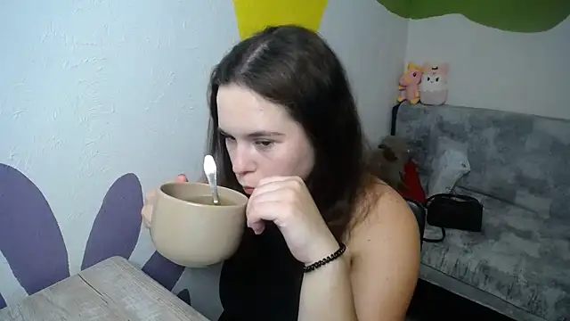 Snapshot of mini_girly chatting on September 22, 2025, 12:18 pm mini girly online show from September 22, 2025, 12:18 pm