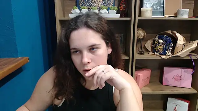 Snapshot of mini_girly chatting on October 4, 2025, 2:59 pm mini girly online show from October 4, 2025, 2:59 pm