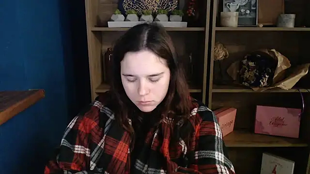 Snapshot of mini_girly chatting on October 6, 2025, 7:06 am mini girly online show from October 6, 2025, 7:06 am