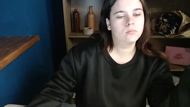 Snapshot of mini_girly chatting on October 9, 2025, 5:49 am mini girly online show from October 9, 2025, 5:49 am