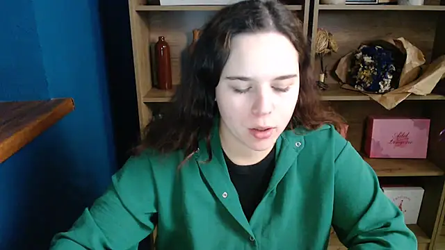 Snapshot of mini_girly chatting on October 15, 2025, 7:52 am mini girly online show from October 15, 2025, 7:52 am