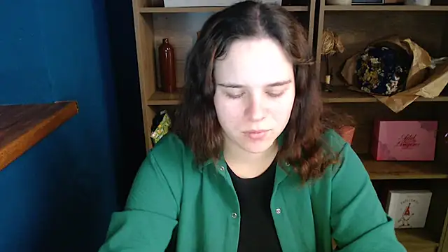 Snapshot of mini_girly chatting on October 21, 2025, 2:29 pm mini girly online show from October 21, 2025, 2:29 pm