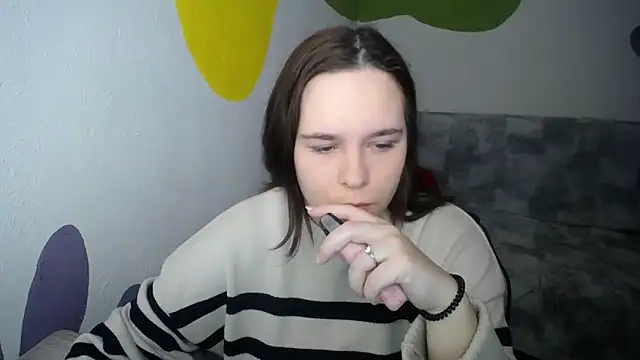 Snapshot of mini_girly chatting on December 5, 2025, 1:31 pm mini girly online show from December 5, 2025, 1:31 pm