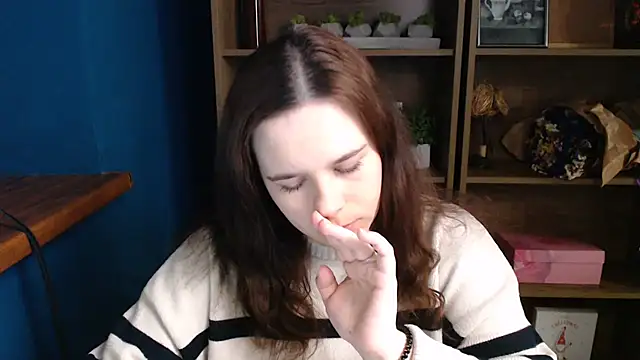 Snapshot of mini_girly chatting on December 17, 2025, 1:17 pm mini girly online show from December 17, 2025, 1:17 pm