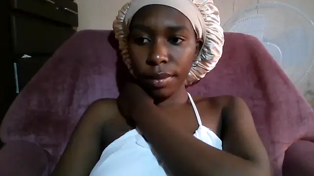 Snapshot of Hotdaily04 chatting on September 14, 2025, 5:50 am Hotdaily04 online show from September 14, 2025, 5:50 am