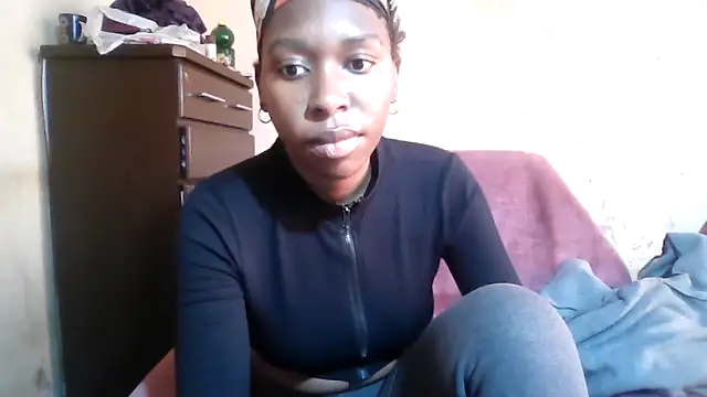 Snapshot of Hotdaily04 chatting on September 21, 2025, 7:54 am Hotdaily04 online show from September 21, 2025, 7:54 am