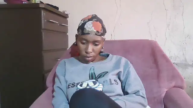 Snapshot of Hotdaily04 chatting on October 1, 2025, 7:36 am Hotdaily04 online show from October 1, 2025, 7:36 am