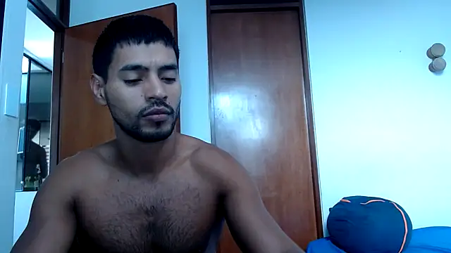 HOTLATINO2025 online show from March 18, 2026, 4:10 pm
