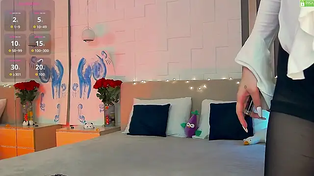 Snapshot of Emma_plux chatting on September 17, 2025, 8:05 am Emma plux online show from September 17, 2025, 8:05 am