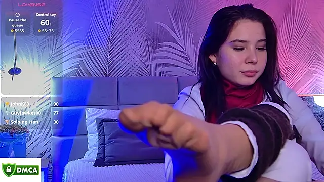 Snapshot of Emma_plux chatting on October 31, 2025, 8:21 pm Emma plux online show from October 31, 2025, 8:21 pm