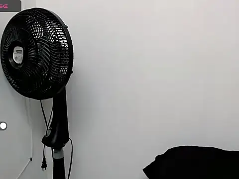 mia grey01 online show from February 6, 2025, 12:05 pm