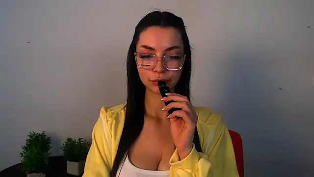 Lexi Jous online show from May 4, 2026, 1:07 pm