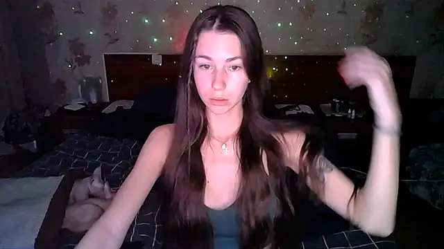 NicoleCaramel online show from November 8, 2025, 5:23 pm