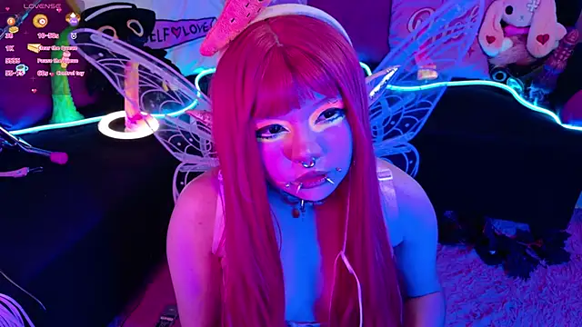 LaytonBox online show from September 26, 2025, 4:00 pm