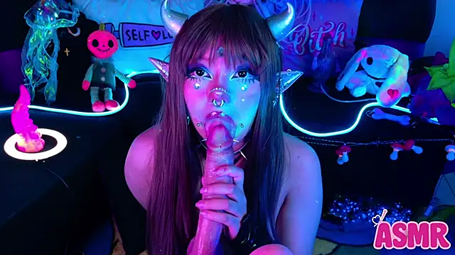 LaytonBox online show from October 6, 2025, 2:58 pm