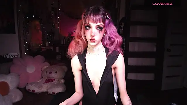 Snapshot of Ink__pleasure chatting on May 6, 2026, 10:48 pm Ink pleasure online show from May 6, 2026, 10:48 pm