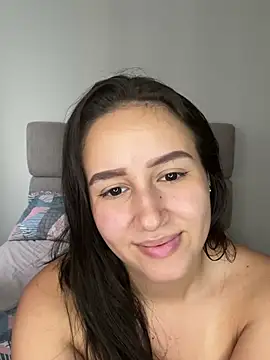 Snapshot of Jullya_x chatting on March 27, 2026, 10:31 pm Jullya x online show from March 27, 2026, 10:31 pm
