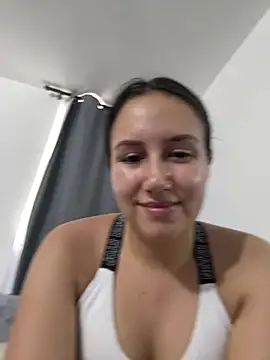 Snapshot of Jullya_x chatting on April 8, 2026, 9:37 pm Jullya x online show from April 8, 2026, 9:37 pm