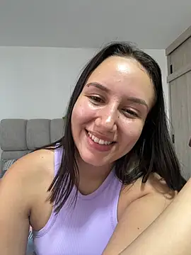 Snapshot of Jullya_x chatting on July 16, 2026, 9:32 pm Jullya x online show from July 16, 2026, 9:32 pm