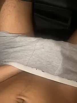 Snapshot of mdnn77 chatting on February 15, 2025, 4:01 pm mdnn77 online show from February 15, 2025, 4:01 pm