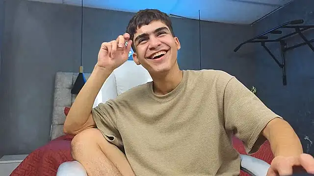 Snapshot of Tommy18__ chatting on February 20, 2025, 6:39 am Tommy18 online show from February 20, 2025, 6:39 am