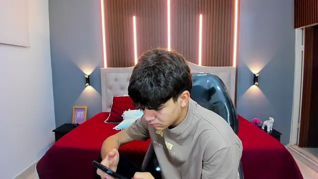 Snapshot of Tommy18__ chatting on October 25, 2025, 3:25 am Tommy18 online show from October 25, 2025, 3:25 am