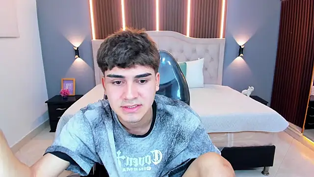 Snapshot of Tommy18__ chatting on June 12, 2026, 3:16 am Tommy18 online show from June 12, 2026, 3:16 am