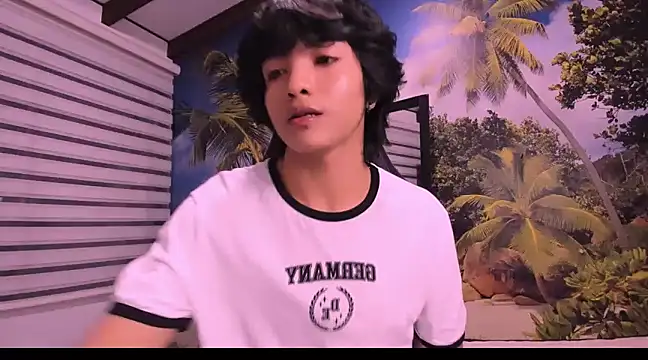 AllanYong18 online show from February 1, 2025, 8:08 am