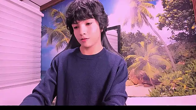 AllanYong18 online show from February 5, 2025, 1:04 am