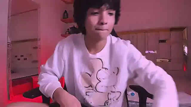 AllanYong18 online show from March 2, 2025, 8:59 am