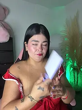 Snapshot of karla_hotgirl chatting on June 11, 2026, 1:05 am karla hotgirl online show from June 11, 2026, 1:05 am