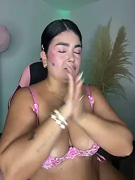Snapshot of karla_hotgirl chatting on June 27, 2026, 1:10 am karla hotgirl online show from June 27, 2026, 1:10 am