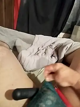 Snapshot of ludov17 chatting on January 27, 2025, 11:43 pm ludov17 online show from January 27, 2025, 11:43 pm