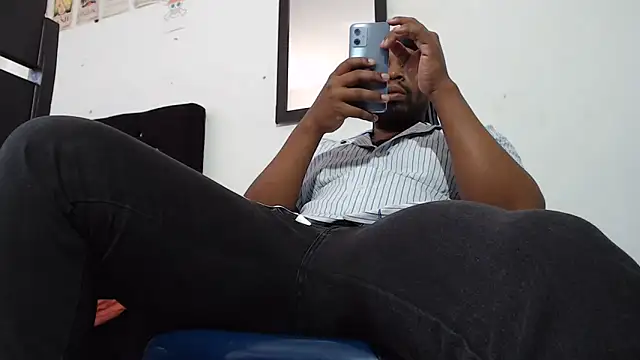 Snapshot of strong__anthony chatting on June 11, 2026, 4:05 pm strong anthony online show from June 11, 2026, 4:05 pm