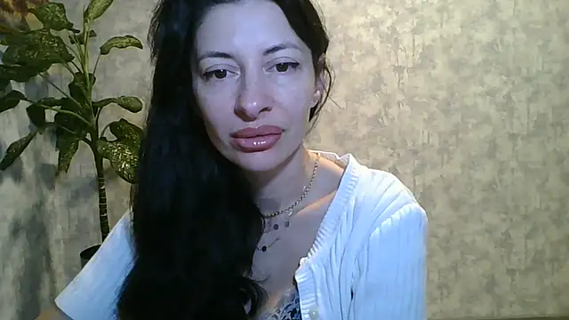 Snapshot of LissaBlossom chatting on June 4, 2026, 2:39 am LissaBlossom online show from June 4, 2026, 2:39 am