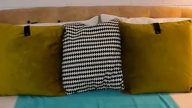 SarahGrays online show from December 19, 2025, 8:10 am