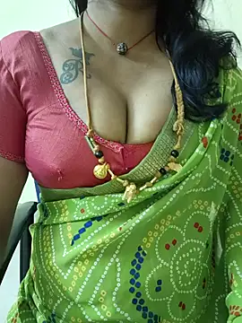 Snapshot of sriyazhini chatting on January 8, 2025, 9:32 am sriyazhini online show from January 8, 2025, 9:32 am