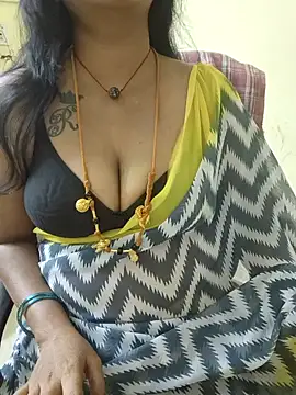 Snapshot of sriyazhini chatting on February 13, 2025, 5:05 am sriyazhini online show from February 13, 2025, 5:05 am