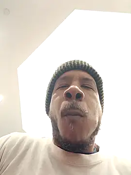 MrDaddyBbSnake online show from January 14, 2025, 7:21 pm