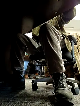 MrDaddyBbSnake online show from March 3, 2025, 5:50 pm