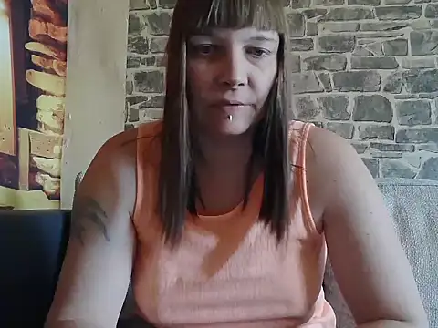 Snapshot of YviEngel87 chatting on February 22, 2025, 12:51 pm YviEngel87 online show from February 22, 2025, 12:51 pm