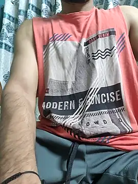 TOPMOON001 online show from September 20, 2025, 8:21 pm