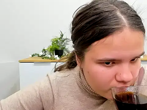 AdeleCruz online show from January 25, 2025, 4:13 pm