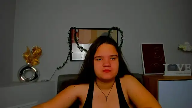 AdeleCruz online show from February 22, 2025, 1:02 pm