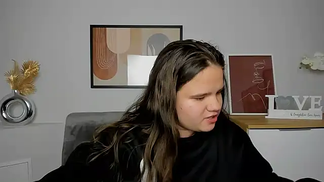 AdeleCruz online show from February 27, 2025, 4:21 pm